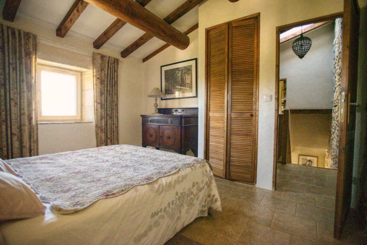Maison De Charme Dans Domaine 17Eme Tarascon Exterior photo